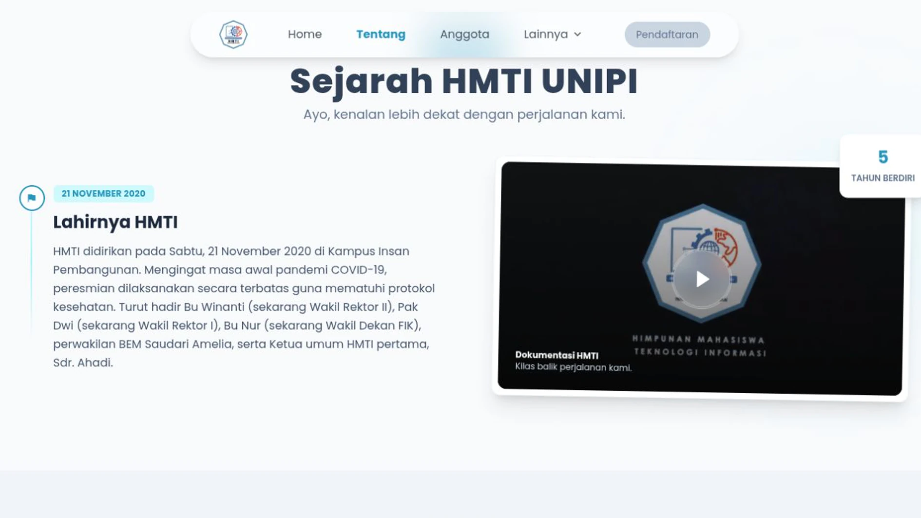 Halaman sejarah HMTI UNIPI dengan timeline dan dokumentasi video
